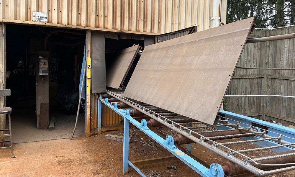 piece in painting and blasting line